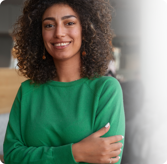 Pessoa com um dispositivo celular na mão